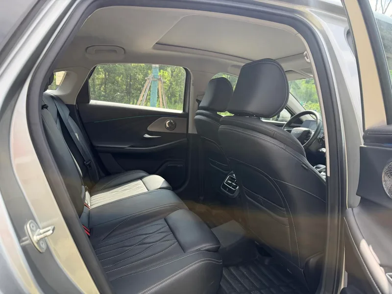 Chery Arrizo 8 2025 1.6TGDI DCT wisdom interior photo 12 Chery Arrizo 8 2025 1.6TGDI DCT wisdom interior photo 12