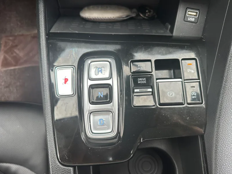 Hyundai Sonata 2020 270TGDi GL DCT Leading Edition interior photo 13 Hyundai Sonata 2020 270TGDi GL DCT Leading Edition interior photo 13