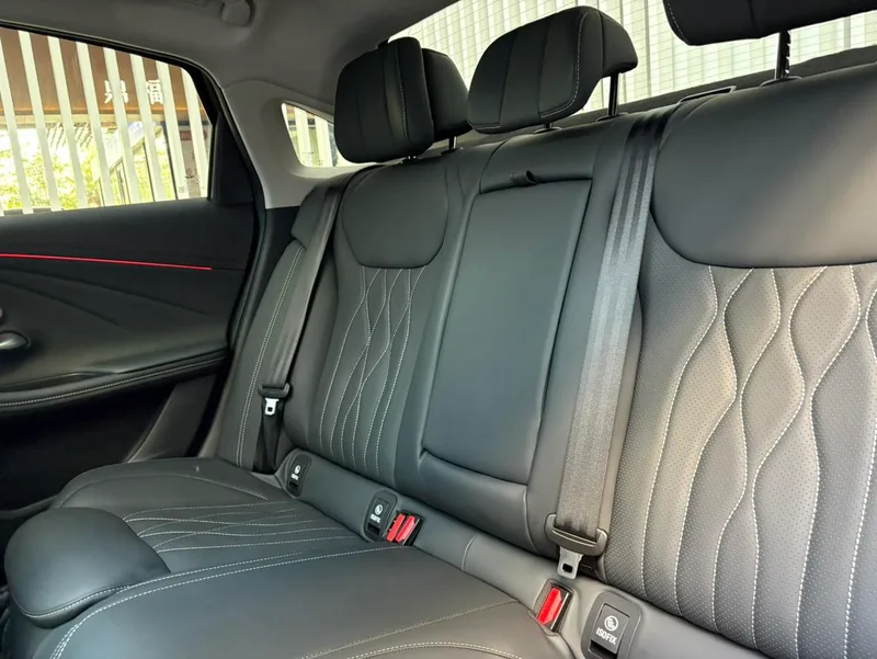 Chery Arrizo 8 2022 1.6TGDI DCT elegance interior photo 12 Chery Arrizo 8 2022 1.6TGDI DCT elegance interior photo 12