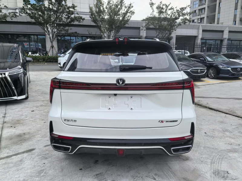 Changan CS75 PLUS 2023 Tercera generación 1.5T Automático de lujo exterior foto 4 Changan CS75 PLUS 2023 Tercera generación 1.5T Automático de lujo exterior foto 4
