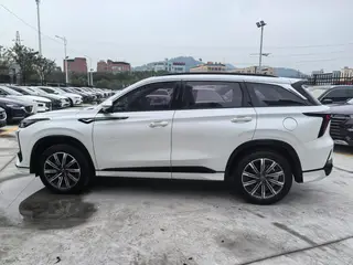 Changan CS75 PLUS 2023 Tercera generación 1.5T Automático de lujo exterior foto 5 Changan CS75 PLUS 2023 Tercera generación 1.5T Automático de lujo exterior foto 5