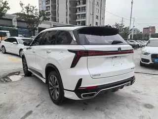 Changan CS75 PLUS 2023 Tercera generación 1.5T Automático de lujo exterior foto 8 Changan CS75 PLUS 2023 Tercera generación 1.5T Automático de lujo exterior foto 8