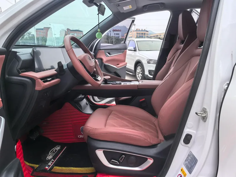 Changan CS75 PLUS 2023 Tercera generación 1.5T Automático de lujo exterior foto 9 Changan CS75 PLUS 2023 Tercera generación 1.5T Automático de lujo exterior foto 9