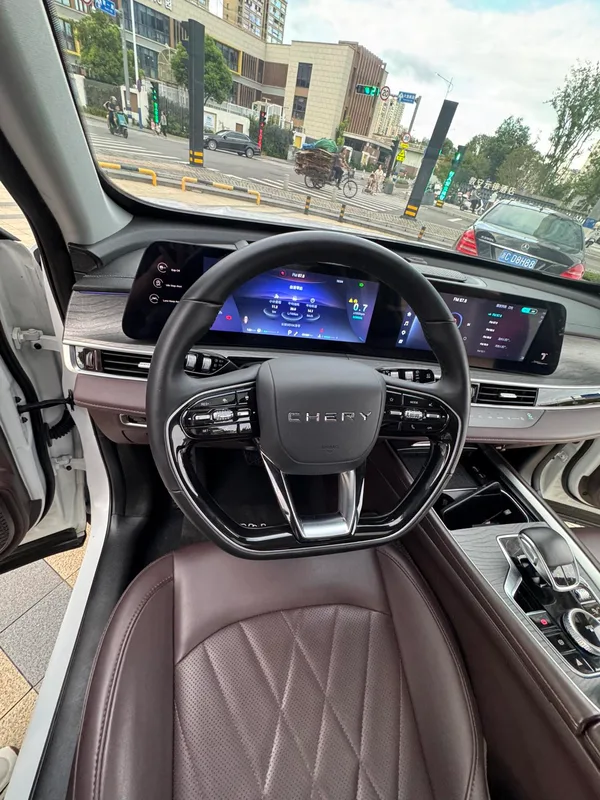 Chery Tiggo 8 Pro 2022 390T Two-Drive Vast Edition 5 seat interior photo 16 Chery Tiggo 8 Pro 2022 390T Two-Drive Vast Edition 5 seat interior photo 16