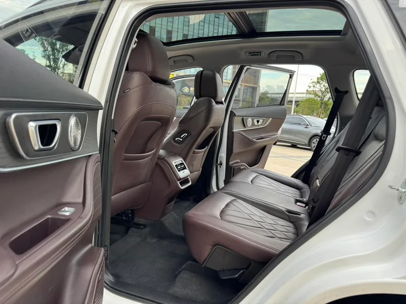 Chery Tiggo 8 Pro 2022 390T Two-Drive Vast Edition 5 seat interior photo 18 Chery Tiggo 8 Pro 2022 390T Two-Drive Vast Edition 5 seat interior photo 18