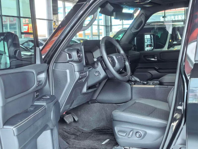 Toyota Prado 2025 2.4T Dual Power Hanye WX version 5 seat exterior photo 3 Toyota Prado 2025 2.4T Dual Power Hanye WX version 5 seat exterior photo 3