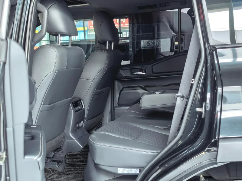 Toyota Prado 2025 2.4T Dual Power Hanye WX version 5 seat exterior photo 4 Toyota Prado 2025 2.4T Dual Power Hanye WX version 5 seat exterior photo 4