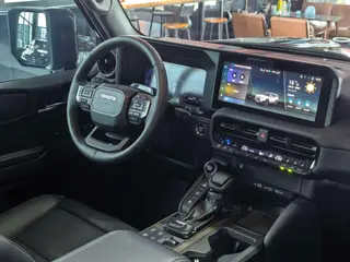 Toyota Prado 2025 2.4T Dual Power Hanye WX version 5 seat interior photo 9 Toyota Prado 2025 2.4T Dual Power Hanye WX version 5 seat interior photo 9