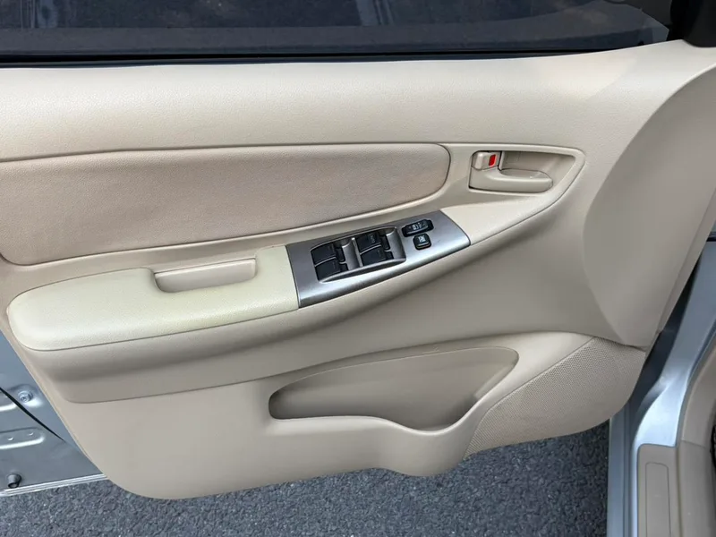 Toyota Corolla EX 2013 1.6L Version automatique de luxe extérieur photo 6 Toyota Corolla EX 2013 1.6L Version automatique de luxe extérieur photo 6
