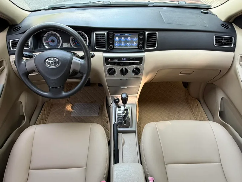 Toyota Corolla EX 2013 1.6L Version automatique de luxe intérieur photo 10 Toyota Corolla EX 2013 1.6L Version automatique de luxe intérieur photo 10