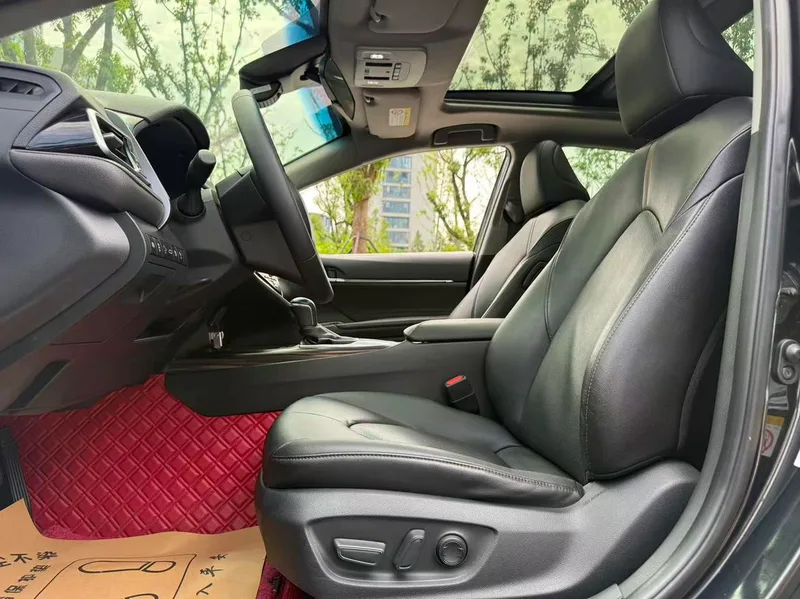 Toyota Camry 2018 2.5G Version de luxe intérieur photo 14 Toyota Camry 2018 2.5G Version de luxe intérieur photo 14