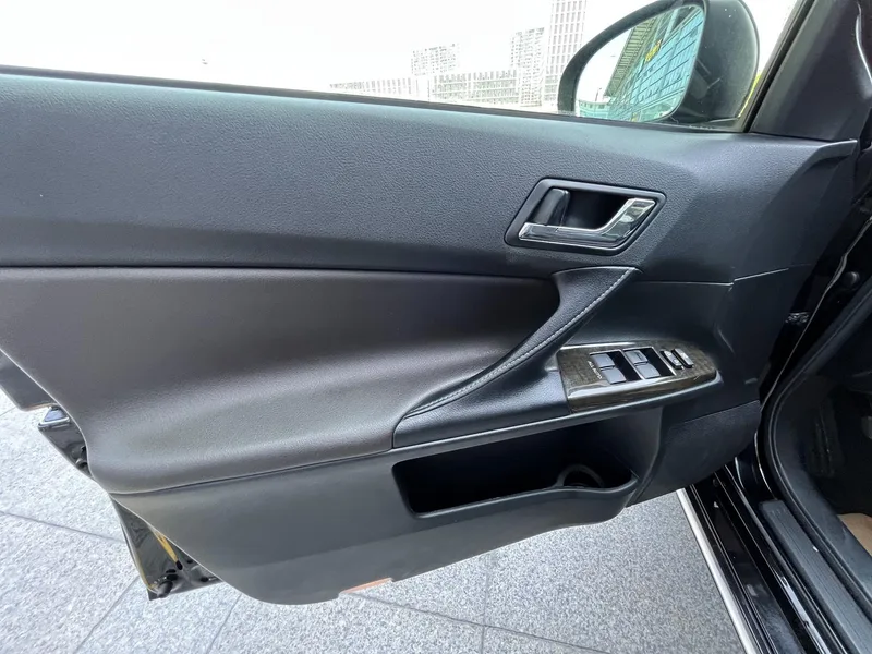 Toyota Reiz 2013 2.5V Version Shangrui intérieur photo 13 Toyota Reiz 2013 2.5V Version Shangrui intérieur photo 13