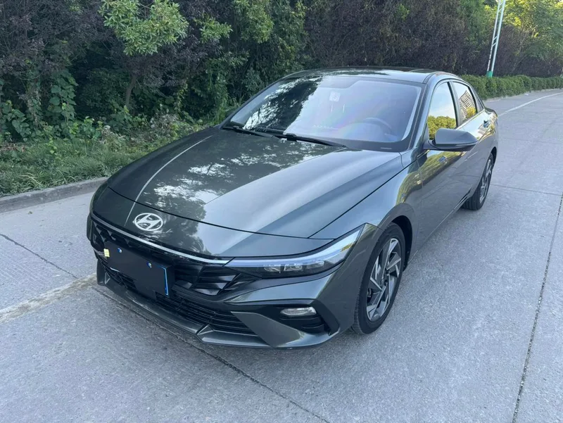 Hyundai Elantra 2023 1.5L CVT GLX Элитная версия экстерьер фото 1 Hyundai Elantra 2023 1.5L CVT GLX Элитная версия экстерьер фото 1