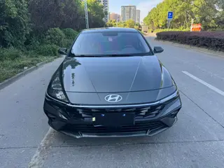 Hyundai Elantra 2023 1.5L CVT GLX Элитная версия экстерьер фото 2 Hyundai Elantra 2023 1.5L CVT GLX Элитная версия экстерьер фото 2