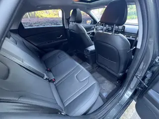 Hyundai Elantra 2023 1.5L CVT GLX Элитная версия экстерьер фото 8 Hyundai Elantra 2023 1.5L CVT GLX Элитная версия экстерьер фото 8
