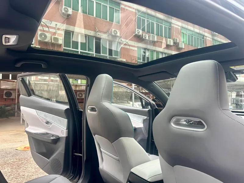 Changan UNI-T 2023 Deuxième génération 1.5T Finition premium intérieur photo 12 Changan UNI-T 2023 Deuxième génération 1.5T Finition premium intérieur photo 12