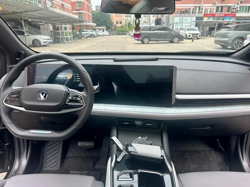 Changan UNI-T 2023 Deuxième génération 1.5T Finition premium intérieur photo 15 Changan UNI-T 2023 Deuxième génération 1.5T Finition premium intérieur photo 15