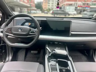 Changan UNI-T 2023 Deuxième génération 1.5T Finition premium intérieur photo 19 Changan UNI-T 2023 Deuxième génération 1.5T Finition premium intérieur photo 19