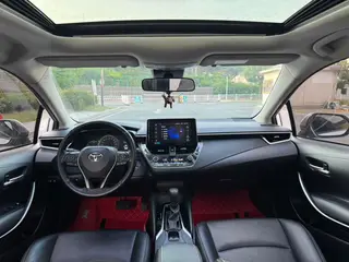Toyota Corolla 2021 Double moteur 1.8L E-CVT Version d'élite intérieur photo 12 Toyota Corolla 2021 Double moteur 1.8L E-CVT Version d'élite intérieur photo 12
