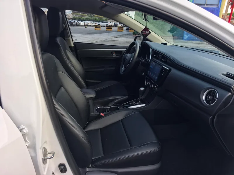 Toyota Corolla 2017 Restyling 1.2T S-CVT GL China V interior photo 11 Toyota Corolla 2017 Restyling 1.2T S-CVT GL China V interior photo 11
