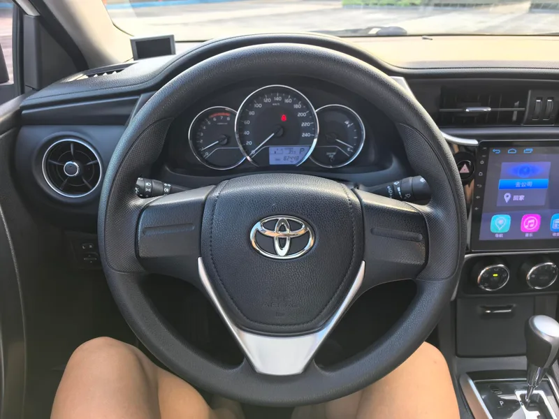 Toyota Corolla 2017 Restyling 1.2T S-CVT GL China V interior photo 14 Toyota Corolla 2017 Restyling 1.2T S-CVT GL China V interior photo 14