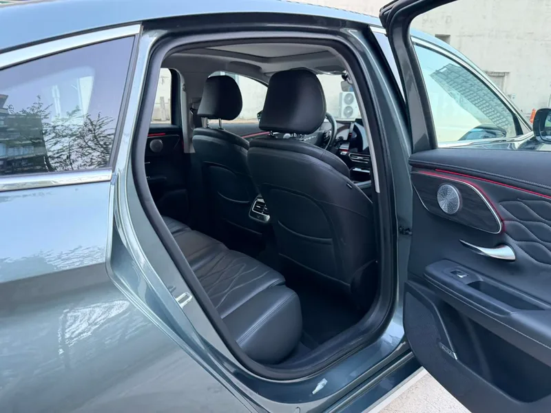 Chery Arrizo 8 PRO 2025 1.6T DCT Luxury type+ interior photo 6 Chery Arrizo 8 PRO 2025 1.6T DCT Luxury type+ interior photo 6