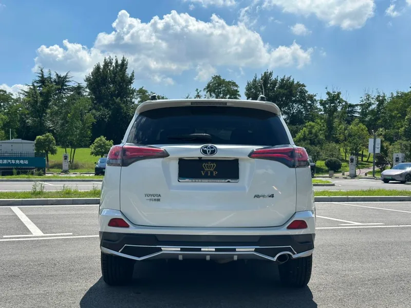 Toyota RAV4 2018 2.0L CVT Moda de tracción en dos ruedas X Edición exterior foto 5 Toyota RAV4 2018 2.0L CVT Moda de tracción en dos ruedas X Edición exterior foto 5