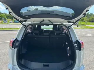 Toyota RAV4 2018 2.0L CVT Moda de tracción en dos ruedas X Edición interior foto 8 Toyota RAV4 2018 2.0L CVT Moda de tracción en dos ruedas X Edición interior foto 8