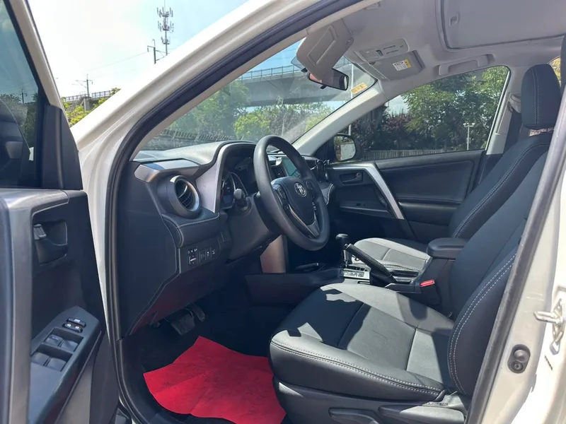 Toyota RAV4 2018 2.0L CVT Moda de tracción en dos ruedas X Edición interior foto 9 Toyota RAV4 2018 2.0L CVT Moda de tracción en dos ruedas X Edición interior foto 9