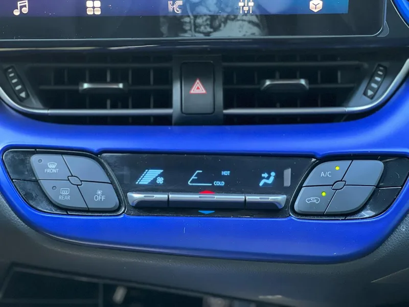 Toyota IZOA 2020 2.0L Yi Chi Edition interior photo 16 Toyota IZOA 2020 2.0L Yi Chi Edition interior photo 16