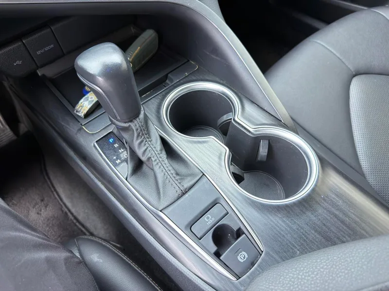 Toyota Camry 2021 2.0G Version de luxe extérieur photo 8 Toyota Camry 2021 2.0G Version de luxe extérieur photo 8