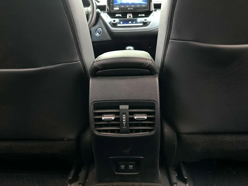 Toyota Corolla 2019 1.2T S-CVT GL-i Version de luxe intérieur photo 18 Toyota Corolla 2019 1.2T S-CVT GL-i Version de luxe intérieur photo 18