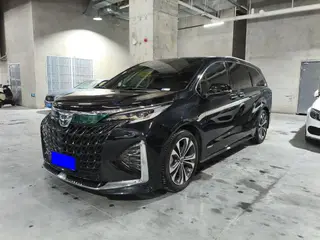 Toyota Granvia 2022 2.5L Гибридный Флагманская версия
