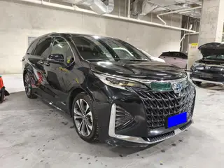 Toyota Granvia 2022 2.5L Híbrido Versión principal exterior foto 3 Toyota Granvia 2022 2.5L Híbrido Versión principal exterior foto 3