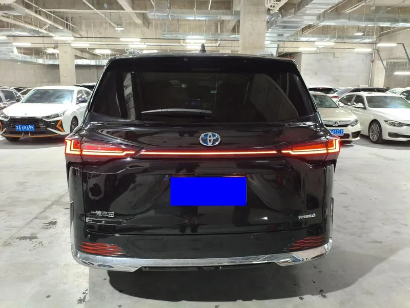 Toyota Granvia 2022 2.5L Híbrido Versión principal exterior foto 5 Toyota Granvia 2022 2.5L Híbrido Versión principal exterior foto 5