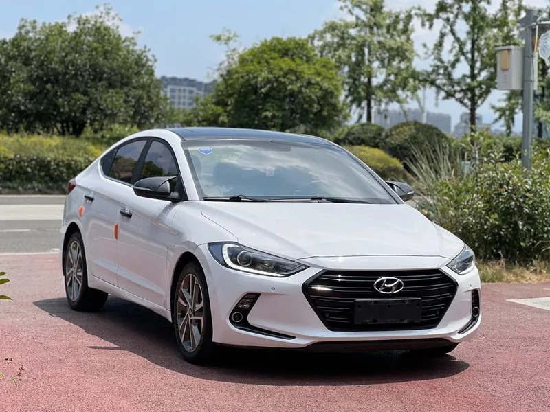 Hyundai Elantra Lingdong 2016 1.6L Auto Zhixuan Type de luxe extérieur photo 2 Hyundai Elantra Lingdong 2016 1.6L Auto Zhixuan Type de luxe extérieur photo 2