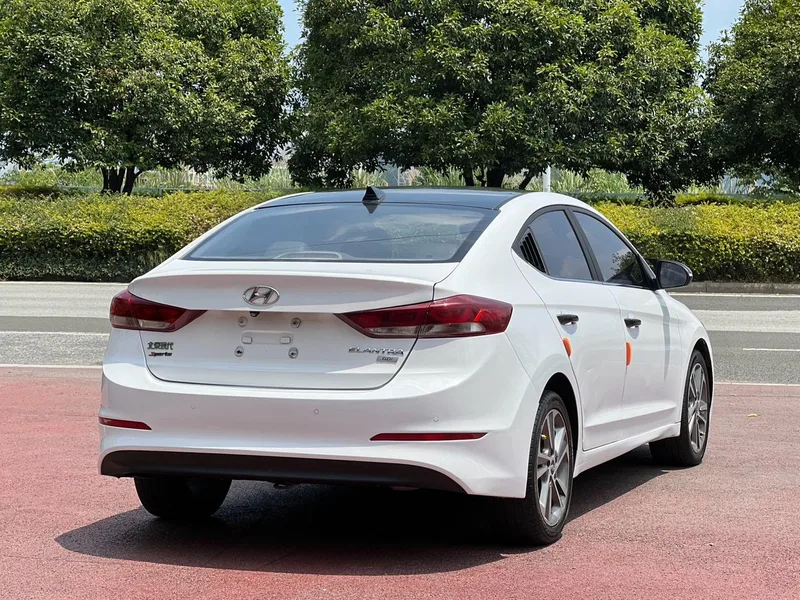 Hyundai Elantra Lingdong 2016 1.6L Auto Zhixuan Type de luxe extérieur photo 5 Hyundai Elantra Lingdong 2016 1.6L Auto Zhixuan Type de luxe extérieur photo 5