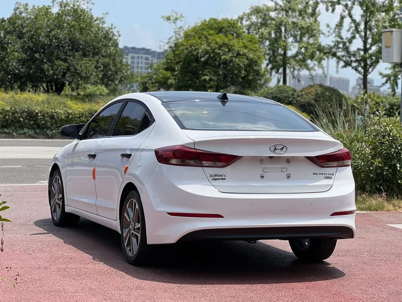 Hyundai Elantra Lingdong 2016 1.6L Auto Zhixuan Type de luxe extérieur photo 6 Hyundai Elantra Lingdong 2016 1.6L Auto Zhixuan Type de luxe extérieur photo 6