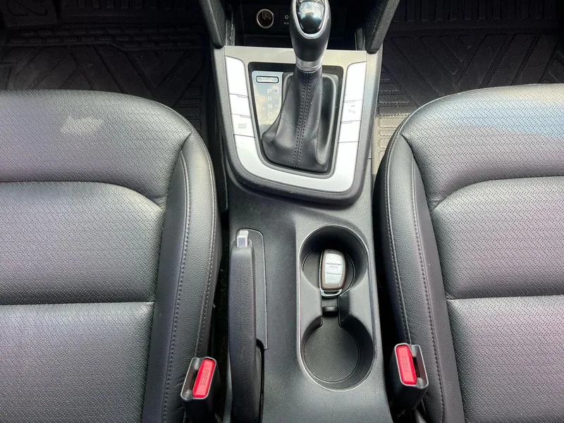 Hyundai Elantra Lingdong 2016 1.6L Auto Zhixuan Type de luxe intérieur photo 16 Hyundai Elantra Lingdong 2016 1.6L Auto Zhixuan Type de luxe intérieur photo 16