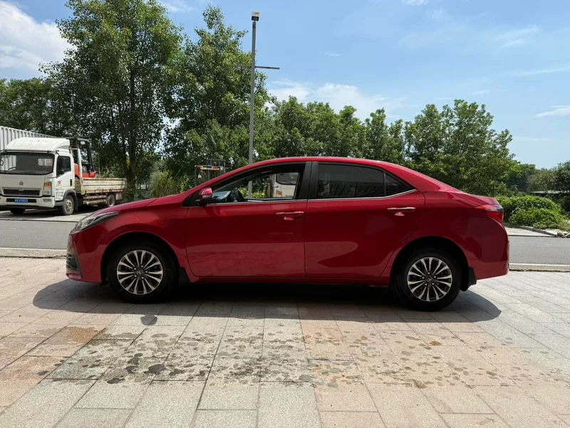 Toyota Corolla 2018 1.2T S-CVT GL Versión de disfrute inteligente País VI exterior foto 4 Toyota Corolla 2018 1.2T S-CVT GL Versión de disfrute inteligente País VI exterior foto 4