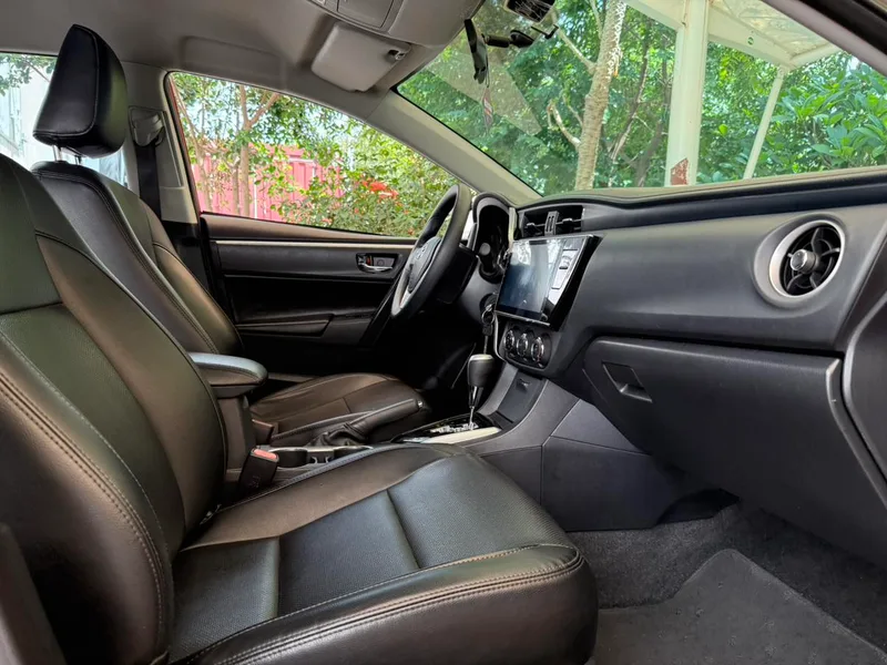 Toyota Corolla 2018 1.2T S-CVT GL Versión de disfrute inteligente País VI interior foto 12 Toyota Corolla 2018 1.2T S-CVT GL Versión de disfrute inteligente País VI interior foto 12