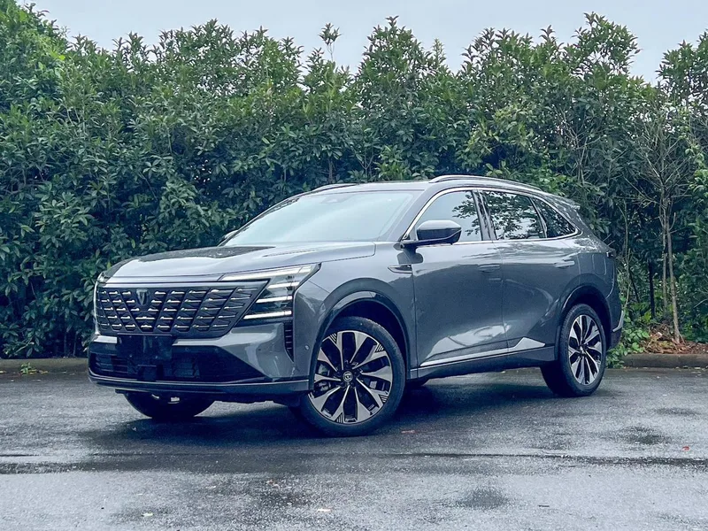 Changan CS75 PLUS 2025 Fourth generation Ultra 2.0T New Blue Whale Wisdom Zhiqing Type exterior photo 1 Changan CS75 PLUS 2025 Fourth generation Ultra 2.0T New Blue Whale Wisdom Zhiqing Type exterior photo 1