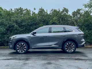 Changan CS75 PLUS 2025 Fourth generation Ultra 2.0T New Blue Whale Wisdom Zhiqing Type exterior photo 6 Changan CS75 PLUS 2025 Fourth generation Ultra 2.0T New Blue Whale Wisdom Zhiqing Type exterior photo 6