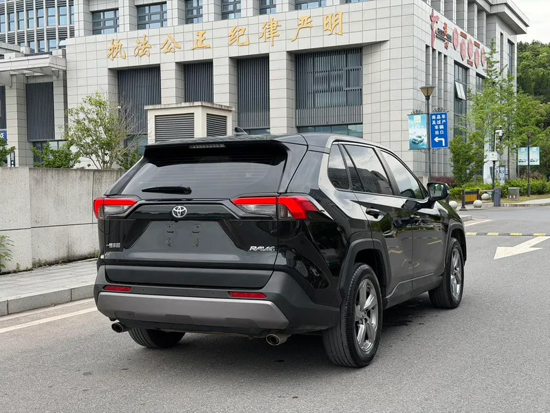 Toyota RAV4 2020 2.0L CVT Mode à deux roues motrices Plus Version extérieur photo 5 Toyota RAV4 2020 2.0L CVT Mode à deux roues motrices Plus Version extérieur photo 5