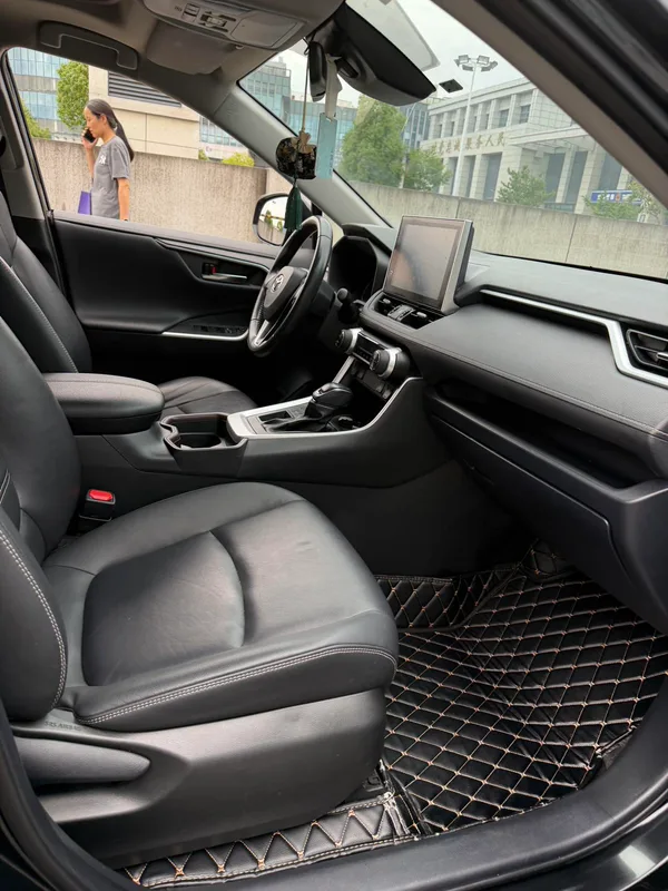 Toyota RAV4 2020 2.0L CVT Mode à deux roues motrices Plus Version intérieur photo 11 Toyota RAV4 2020 2.0L CVT Mode à deux roues motrices Plus Version intérieur photo 11