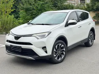 Toyota RAV4 2018 2.5L Автоматический полный привод элиты i Версия