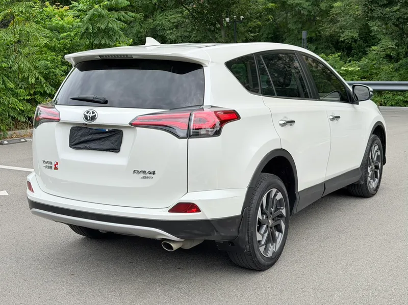 Toyota RAV4 2018 2.5L Automatic four-wheel drive elite i version exterior photo 4 Toyota RAV4 2018 2.5L Automatic four-wheel drive elite i version exterior photo 4