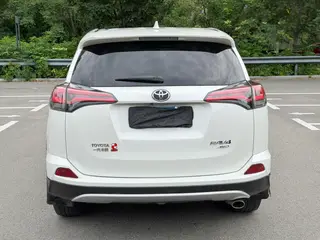 Toyota RAV4 2018 2.5L Automatic four-wheel drive elite i version exterior photo 5 Toyota RAV4 2018 2.5L Automatic four-wheel drive elite i version exterior photo 5