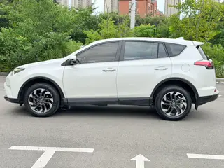Toyota RAV4 2018 2.5L Automatic four-wheel drive elite i version exterior photo 7 Toyota RAV4 2018 2.5L Automatic four-wheel drive elite i version exterior photo 7