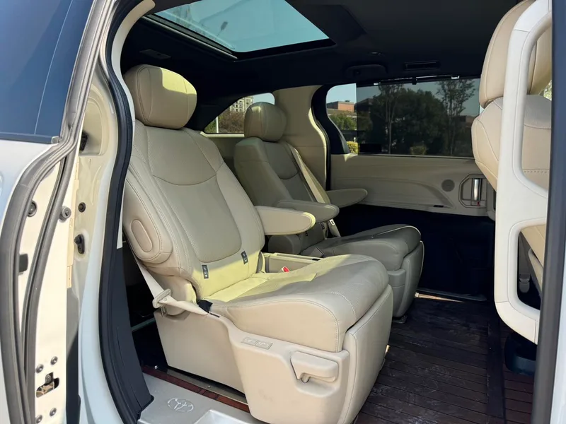 Toyota Granvia 2022 2.5L Hybrid Premier Edition exterior photo 6 Toyota Granvia 2022 2.5L Hybrid Premier Edition exterior photo 6